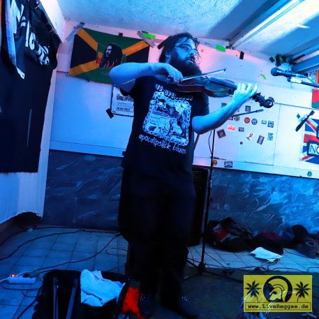 Circolo Vizioso (D) Alter Bahnhof, Hof 8. Januar 2023 (9).JPG